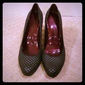 Jessica Simpson grey pumps
